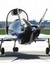 新型私人飞机 看上去很像蝙蝠侠的装备