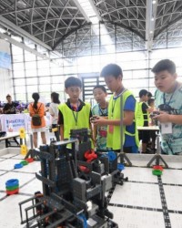 华南5省机器人高手齐聚广西 角逐亚洲机器人大赛“门票”