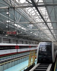 北京首条磁浮列车将开通试运营