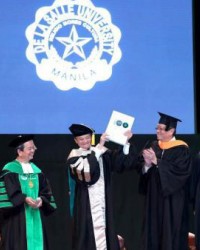 马云成世界首个科技创业名誉博士