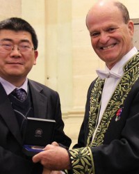 两名中国科学家获颁法国科学院年度大奖