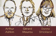 诺贝尔物理学奖揭晓：美法加三名科学家因激光物理获奖